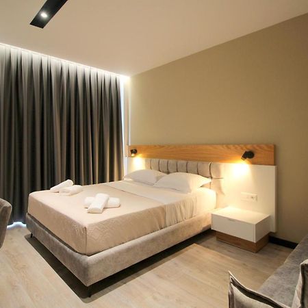 F&J Hotel ซารานเดอ ภายนอก รูปภาพ