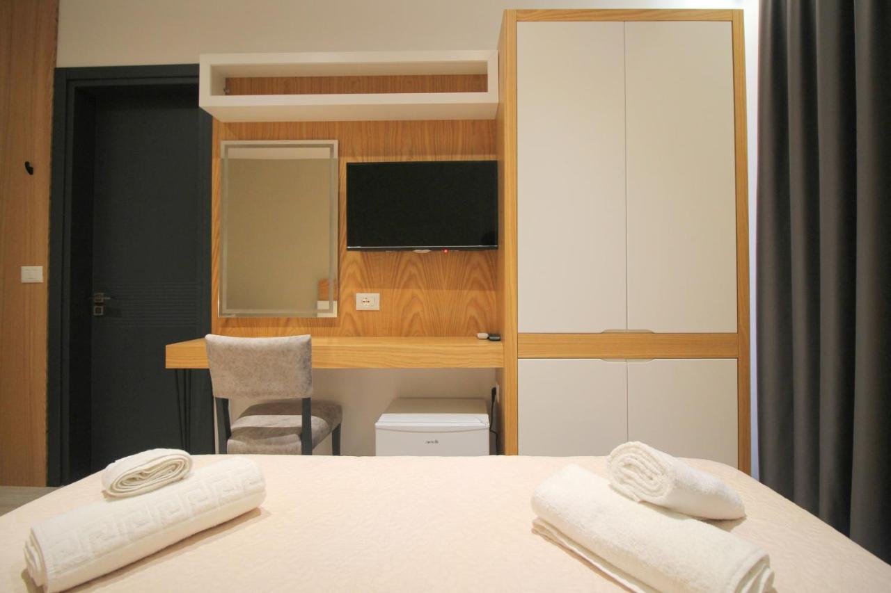 F&J Hotel ซารานเดอ ภายนอก รูปภาพ